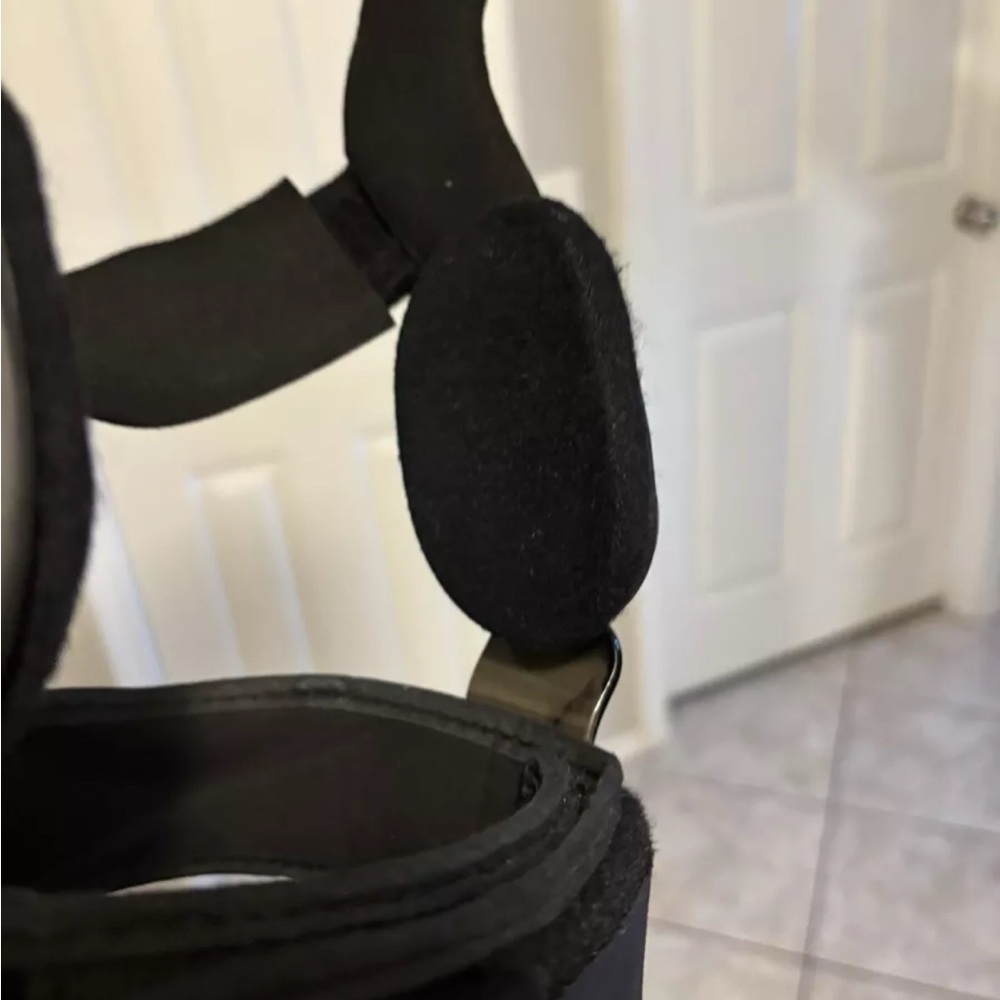 DonJoy Carbon fiber full force right Knee Brace - Picture 4 of 4